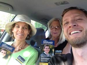 Materials in hand, 36th volunteers prepare to knock on doors in Kirkland.